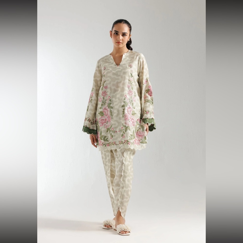 Floral Embroidered Kurta Set